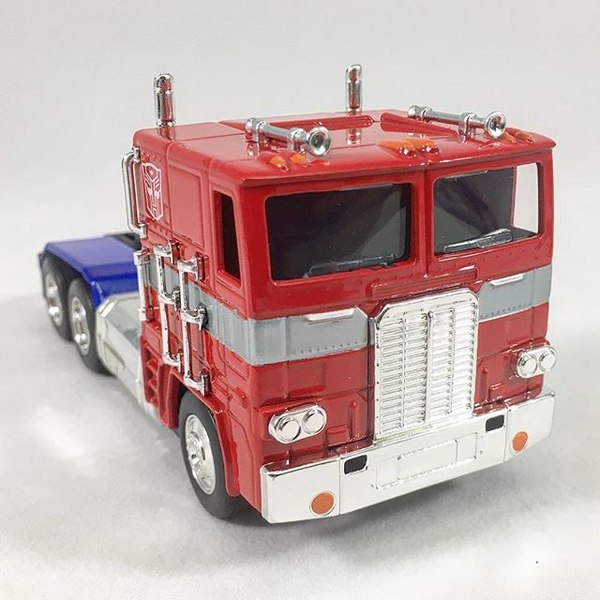 Jada Diecast G1 Optimus Prime In Hand Images Side By Side With Actual G1 Prime  (1 of 4)
